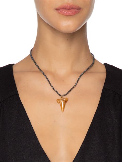 Colar Dente De Tubarão - Colar Feminino Dente De Tubarão - Marrom - Shop2gether