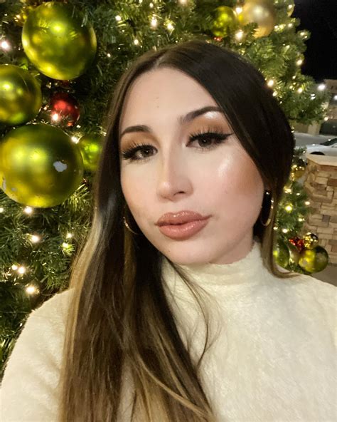 Dee ♱ | If only we could have what we really wanted for Christmas.🎄