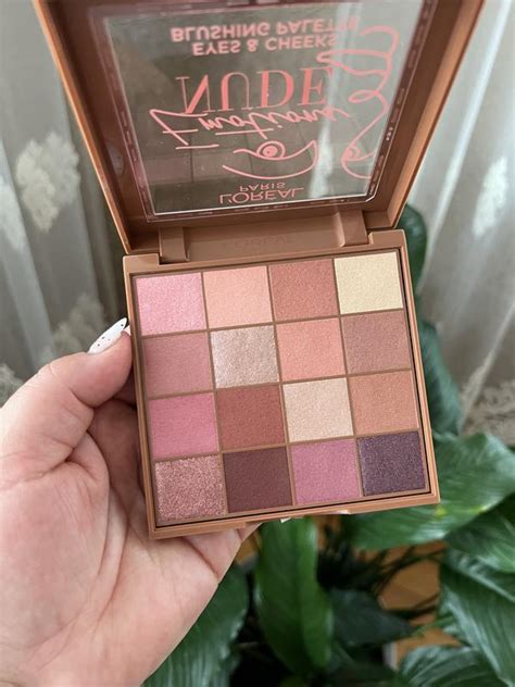 Палетка теней и румян Лореаль L’Oréal Emotions of Nude: ціна 250 грн ...