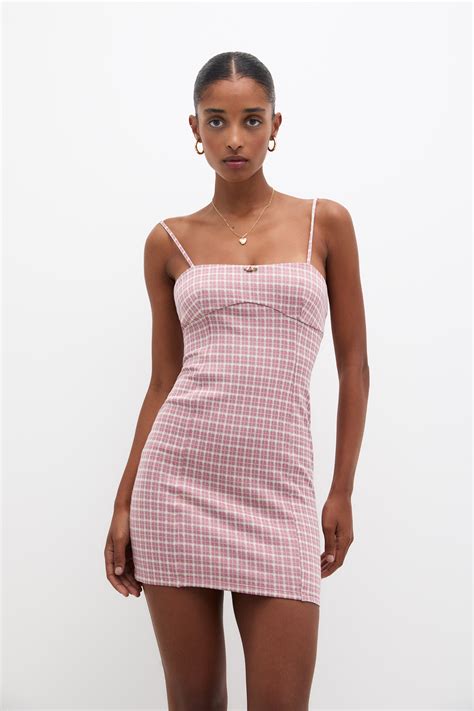 Vestidos y petos - Colección - Mujer - PULL&BEAR Honduras