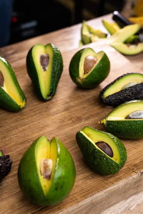 Avocado kaufen - Bestelle dir naturbelassene Avocados frisch vom Baum!