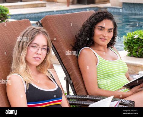 Sydney sweeney white lotus hi-res stock photography and images - Alamy