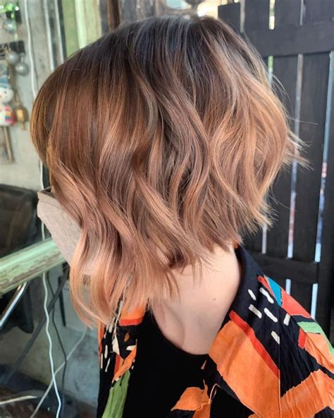 Corte Assimetrico - Corte de Cabelo Bob Assimétrico 2023 - Veja mais de 40 modelos desta ...