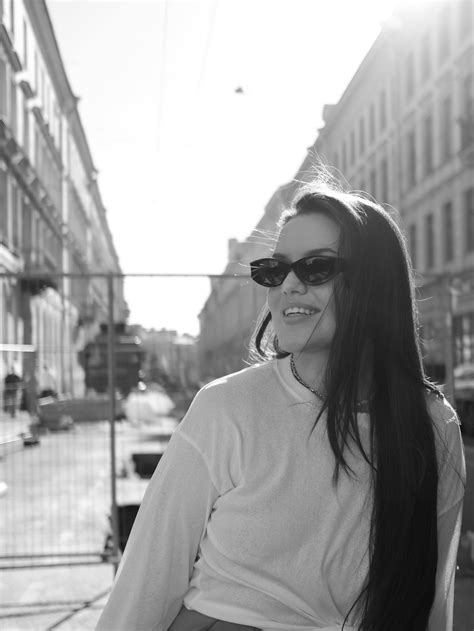 Naked Woman On A Street Photos, Download The BEST Free Naked Woman On A