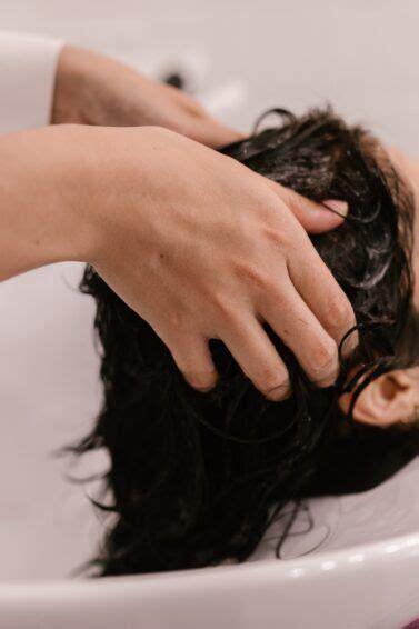 Sonhar Lavando O Cabelo - Sonhar que está lavando o cabelo: veja os significados