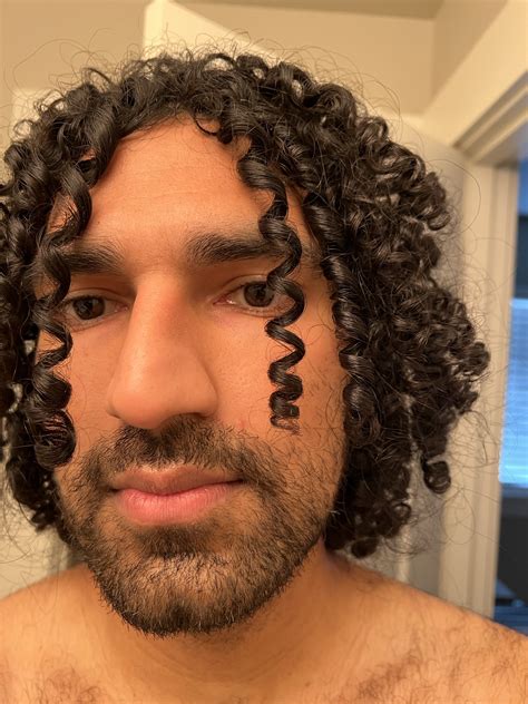 This ringlet is literally perfect! : curlyhair