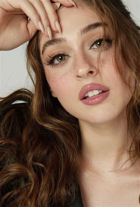 On set accident for Cemre Baysel in new series