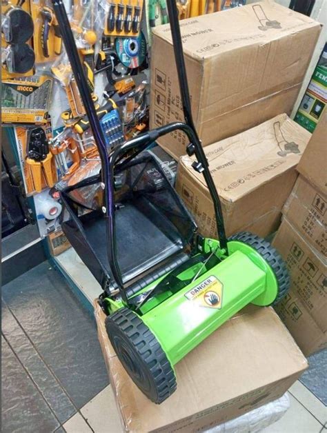 manual lawn mower adjustable height efficient lawn care