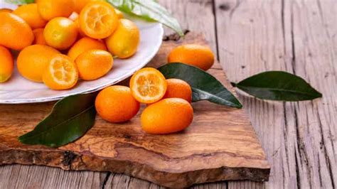 What are kumquats and how are they used in cooking?