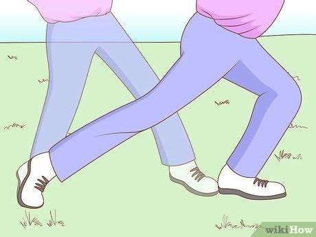 5 Ways to Throw a Boomerang - wikiHow