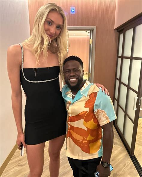 Kevin Hart once again pokes fun at himself with viral photo with ...