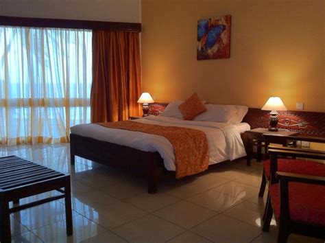 Kenya Bay Beach Hotel, Bamburi (updated prices 2024)