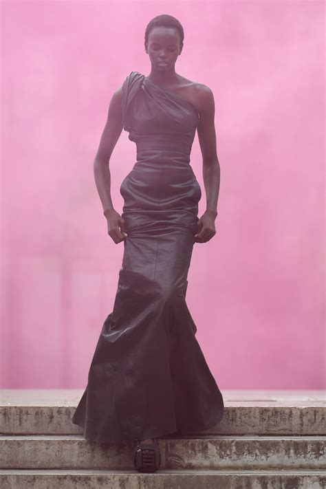 Rick Owens turns Paris Fashion Week to Pink - The Fashion Enthusiast