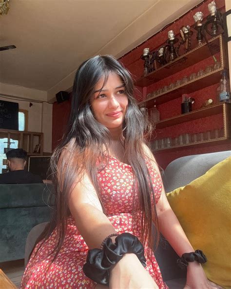 Khushi Maheshwari | Abs aur motu pet dono dekhlo🥺 @khushigems00 | Instagram