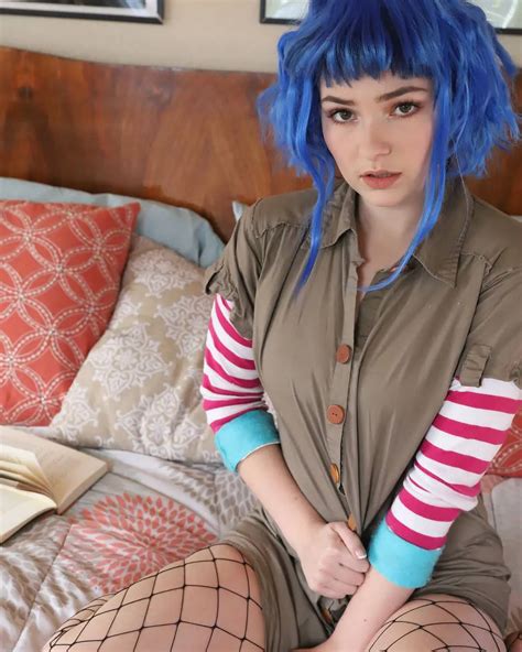 Ramona Flowers | Scrolller