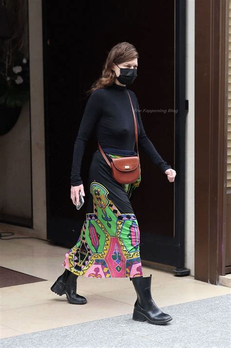 Milla Jovovich Nude Photos & Videos 2025 | #TheFappening