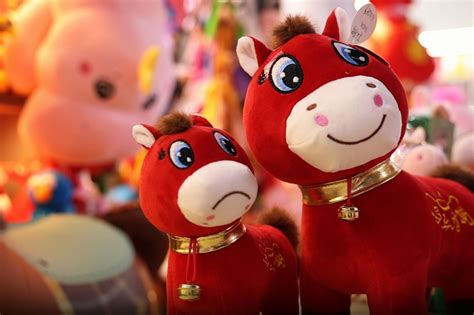 Outlet mall in carlsbad san diego sales attract massive tourist crowds 22