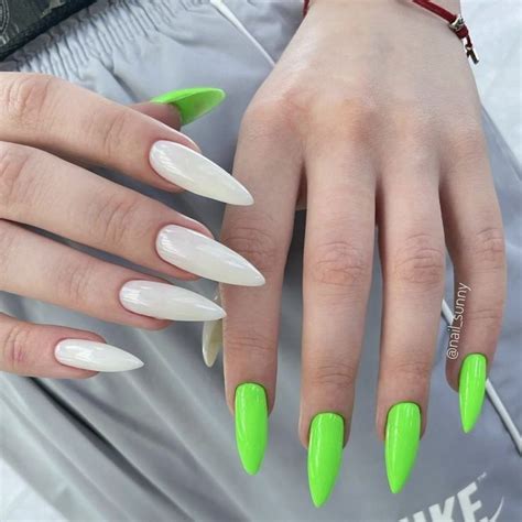aesthetic trendy nails 2022 minimalism на квадратные короткие ногти ...
