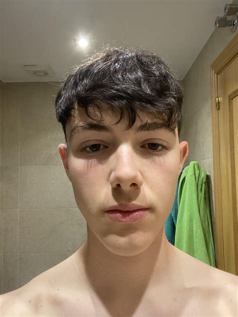 Mewing progress pictures (Aug 2021 - May 2022 - Dec 2022) : r/Mewing