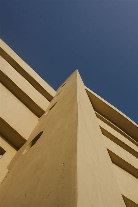 batiment pictures   images  unsplash