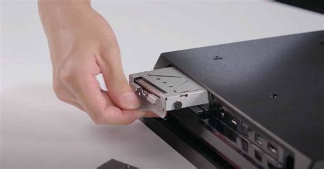 Cómo cambiar el disco de la PS4 Pro para instalar un SSD