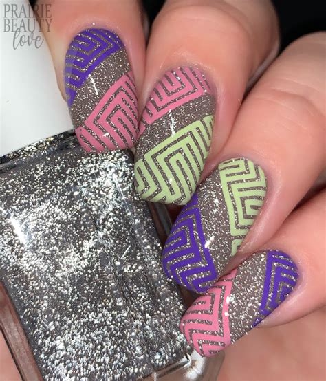NAIL ART: Grey & Bright Reflective Graphic Nails - Prairie Beauty