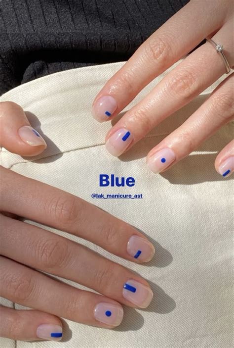 Pin by Daniela R. Leiva on Beautify | Minimal nails art, Nail art ...