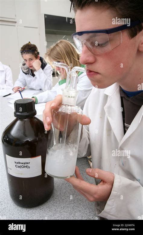 Carbon dioxide test lime water hi-res stock photography and images - Alamy