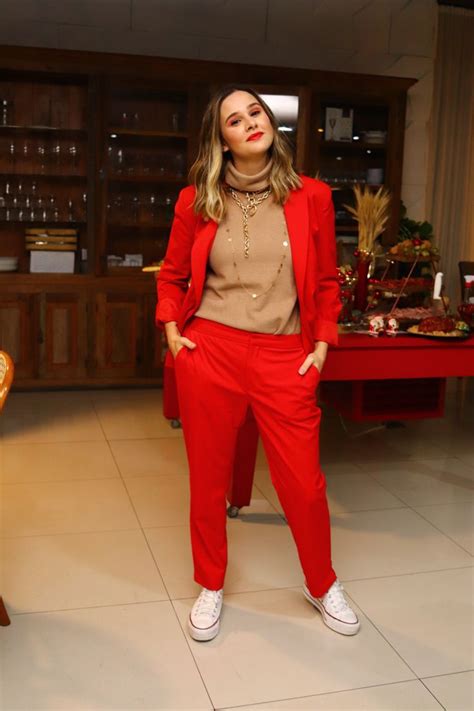 Bege Combina Com Vermelho