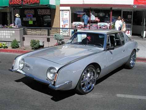 Studebaker Avanti - Information and photos - MOMENTcar