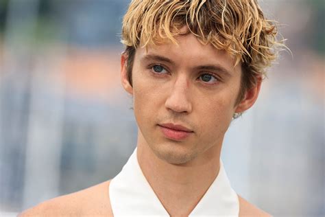 Troye Sivan's powder room is painted in an unexpectedly bold color