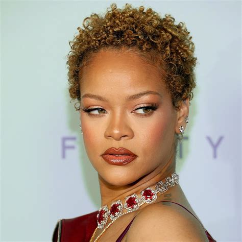 rihanna  launched fenty hair   types  textures   wear