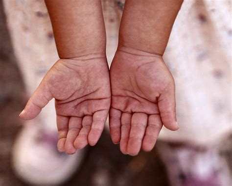Childrens hands desktop wallpaper, pictures Childrens hands, photos ...