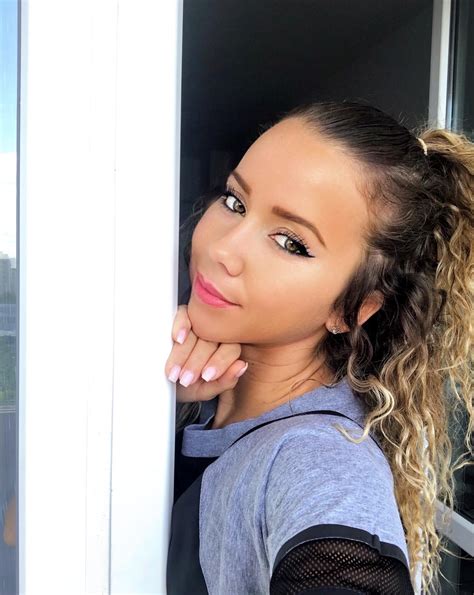 thirsty? petitioning this to be the next Corona ad yes or yes👅 : r/selfpix