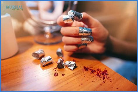 3 Best Methods For How To Get Gel Polish Off At Home 2024
