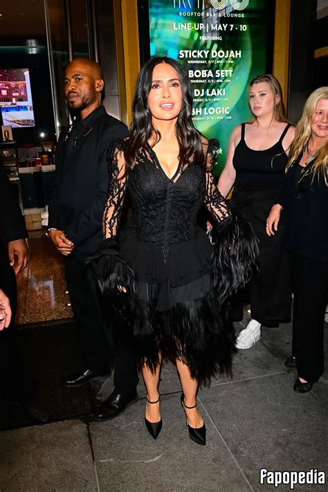 Salma Hayek Nude Leaks - Photo #15071869 - Fapopedia