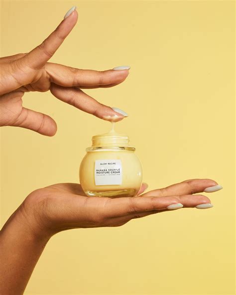 benefits of banana skin for face 4