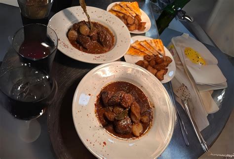 saraZtro - Greek Restaurant / Bar