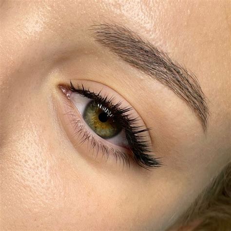 Pin von Эксанова Ханна auf Наращивание ресниц | Wimpern, Mode für ...