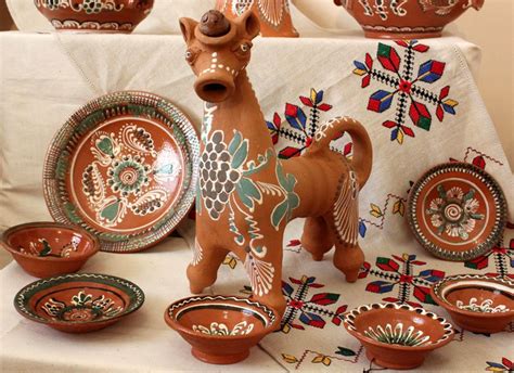 Tradition of ornamental painting of Bubnivka ceramics