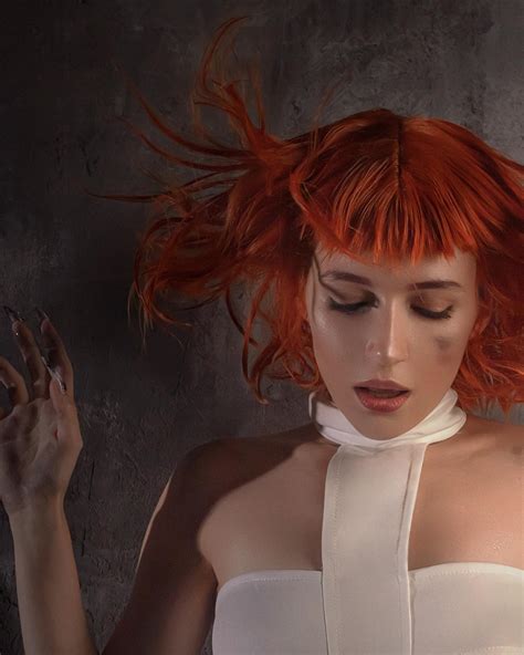 Miakanayuri | Leeloo claims she was born to protect. What other