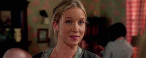 'Once Upon A Time': Jessy Schram regresa como Cenicienta en la sexta