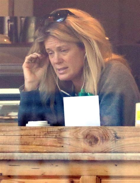 RACHEL HUNTER Out and About in London 05/12/2017 – HawtCelebs