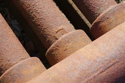How to Remove Rust from Steel Pipe? Common Mistakes to Avoid - Fit Welding