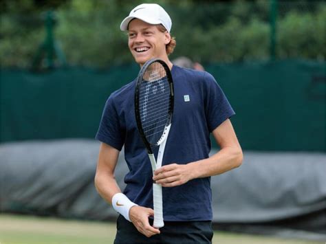 what is the net worth of jannik sinner