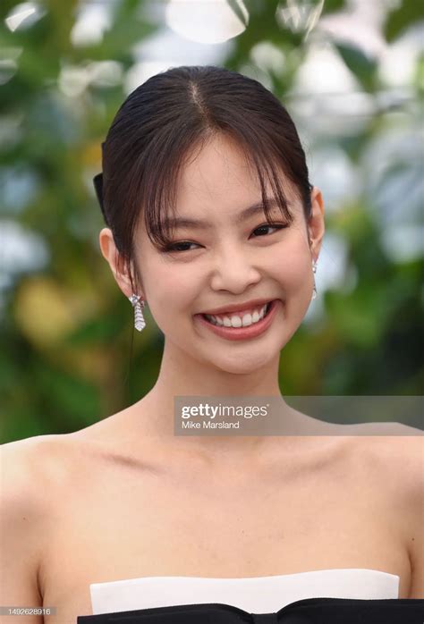 jennie ruby jane attends  idol photocall    annual