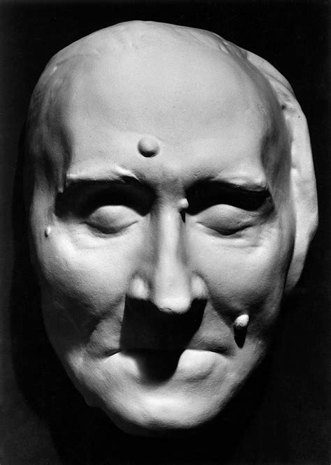 A haunting photo collection of famous people’s death masks, 1300-1950 ...