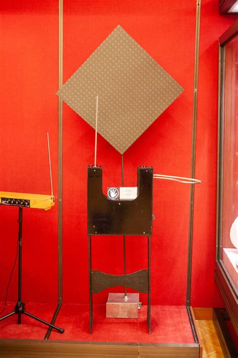 Theremin - Lev Termen. Подробное описание экспоната, аудиогид ...