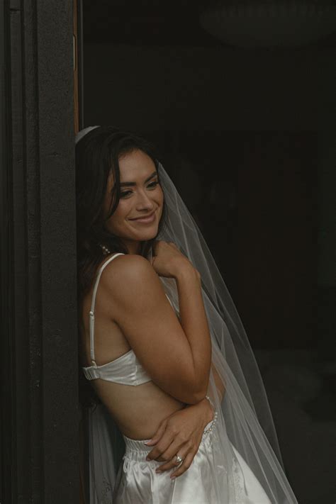 Bridal Getting Ready Outfit | ashleygibsonphoto.com
