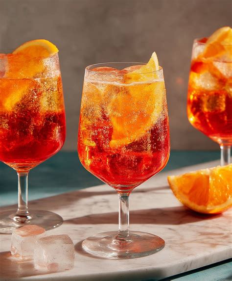 aperol spritz cocktail  ultimate guide  making  perfect drink